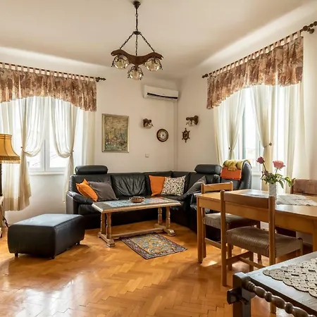 Апартаменты Kapo *